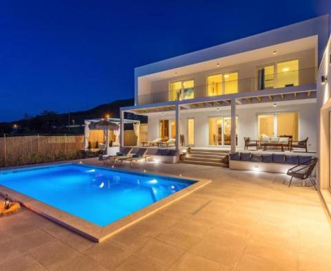 A beautiful newly built villa with pool on an 860 sqm land plot in Split outskirts - pic 36