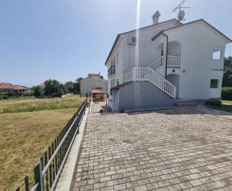 Apart-house with 6 apartments in Poreč, 4 km from the sea - pic 2