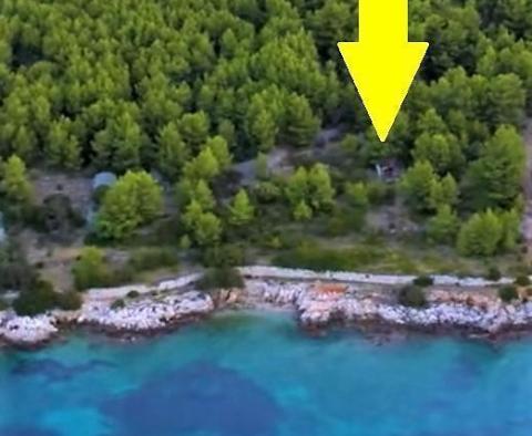 Sea front house on a 2.700 sqm land on the south side of Hvar - pic 3