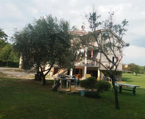Large estate in Katoro area of Umag just 500 meters from the sea, land plot of 7357 sq.m. - pic 4