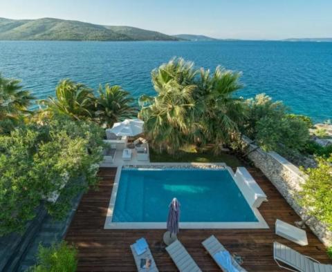 Gut positioniert auf einer grünen Halbinsel direkt am Meer Villa mit Zugang zum Strand, Kroatien - foto 3