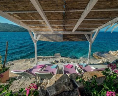 Dobře umístěný na zeleném poloostrově nábřežní vila se vstupem na pláž, Chorvatsko - pic 21