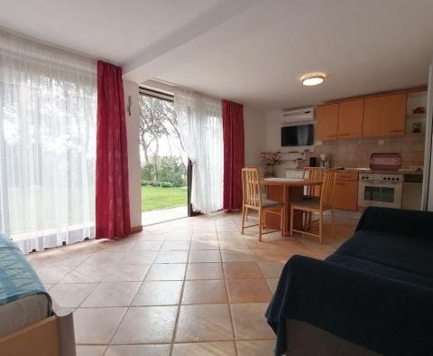 Apartmánový dům jen 40 m od pláže, vysoké příjmy! - pic 4