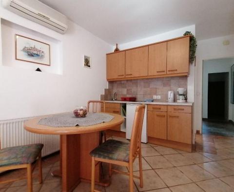 Apartmánový dům jen 40 m od pláže, vysoké příjmy! - pic 18