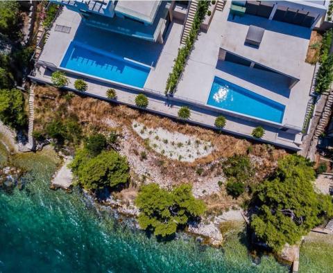 Hervorragende moderne Villa am Wasser mit Infinity-Pool in einer neuen Gemeinde auf Ciovo - foto 36