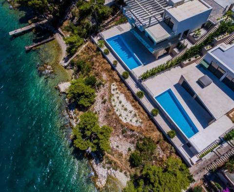 Villa moderne exceptionnelle au bord de l'eau avec piscine à débordement dans la nouvelle communauté de Ciovo - pic 4