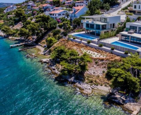 Fantastic modern waterfront design villa within high-tech condo on Ciovo - pic 2