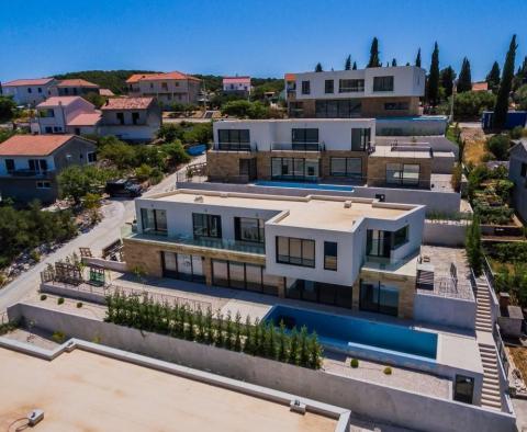 New second line villa on Ciovo peninsula in a modern condo - pic 16