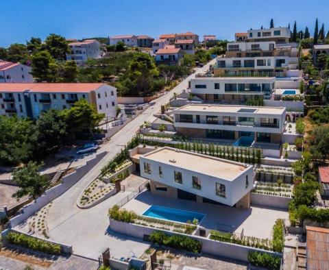 New second line villa on Ciovo peninsula in a modern condo - pic 20