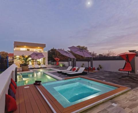 Beautilful design-winning ultra-modern villa in Pula area - pic 21