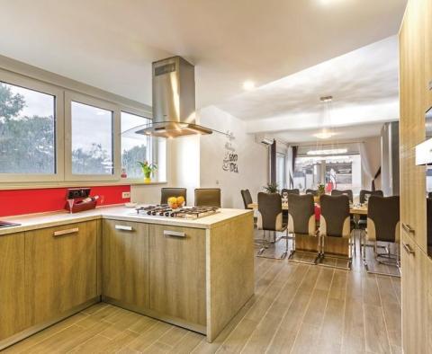 Beautilful design-winning ultra-modern villa in Pula area - pic 26