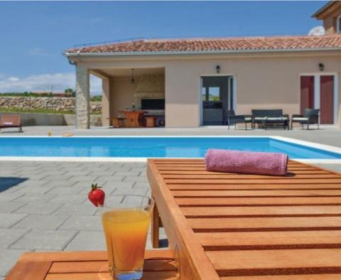 Neue Villa in der Gegend von Zadar mit Pool und Tennisplatz - foto 3