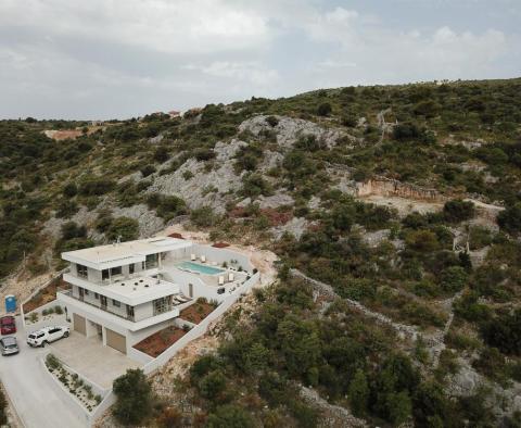 Luxury glamorous villa with pool worth Brad Pitt stay - pic 4