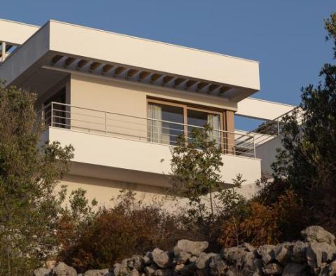 Luxury glamorous villa with pool worth Brad Pitt stay - pic 18