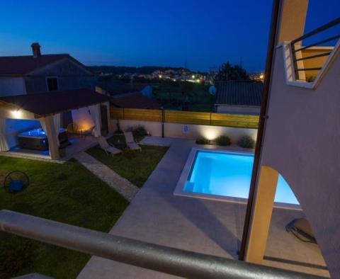 Villa avec piscine et deux unités résidentielles - pic 30