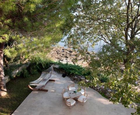 Villa de première ligne d'architecture exceptionnelle avec plage privée - propriété unique en Istrie ! - pic 30