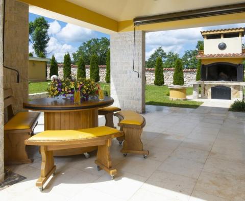 Exklusives Anwesen mit großem Garten und zusätzlichen Einrichtungen, Žminj - foto 9