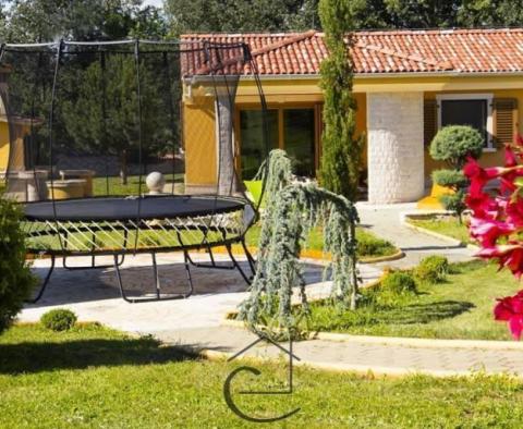 Exklusives Anwesen mit großem Garten und zusätzlichen Einrichtungen, Žminj - foto 30