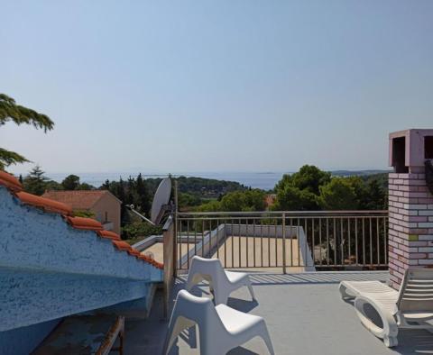 Large aparthouse with sea views in Premantura, Medulin - pic 3