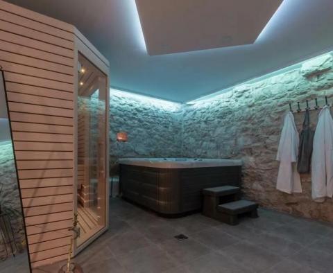 Стильная дизайнерская каменная вилла с 4 спальнями и бассейном, Цриквеница - фото 24