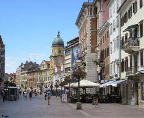 Rijeka Bürogebäude zum Verkauf im Zentrum 