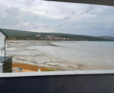 Новый пентхаус с 4 спальнями на берегу моря в Чижичи прямо у пляжа, резиденция с бассейном - фото 6