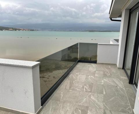 Nábřežní nový penthouse se 4 ložnicemi v Cizici přímo u pláže, rezidence s bazénem - pic 3