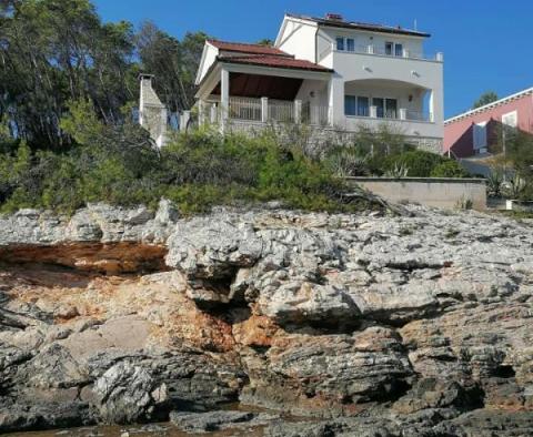 Сейчас со скидкой! Потрясающая вилла на берегу моря на острове Корчула с возможностью причаливания лодки! - фото 24