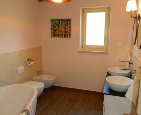 Erstaunliche Villa auf einem großen Grundstück von 3150 qm in Pazin Bereich - foto 13