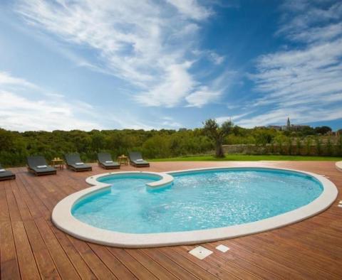 Authentic style villa with swimming pool in Bale - pic 3