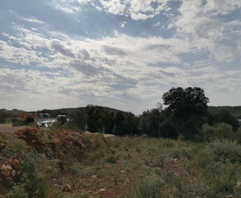 Земельный участок на продажу в Баньоле, 2.020м2, всего в 70 метрах от моря - фото 7