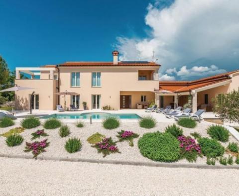 Beautiful estate with olive grove on 5800 sq.m. of land 