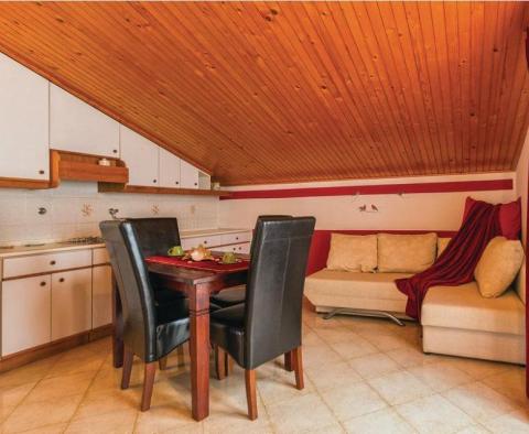 Dom z apartamentami na obrzeżach Puli! - pic 23