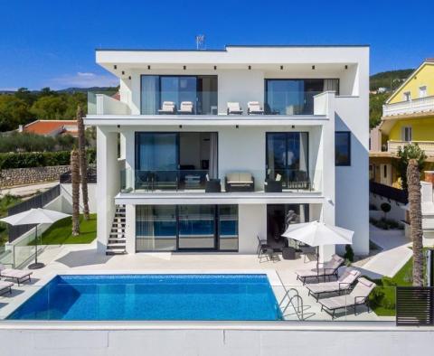Luxury villa with swimming pool and sea view in Crikvenica just 450 meters from the sea 