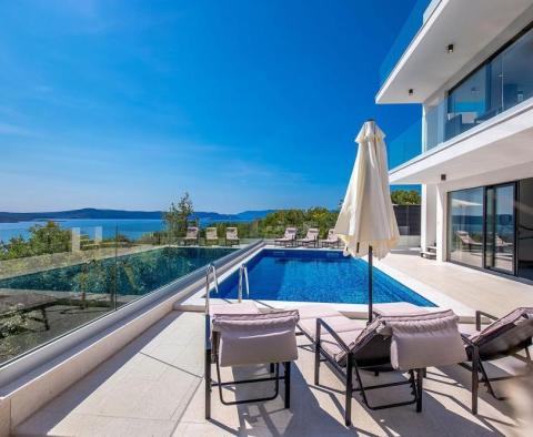 Luxury villa with swimming pool and sea view in Crikvenica just 450 meters from the sea - pic 24