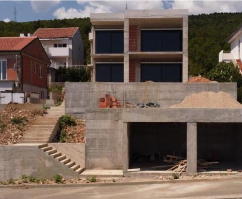 Offre exceptionnelle - villa incomplète avec piscine et garage à Klenovica avec vue imprenable sur la mer - pic 8