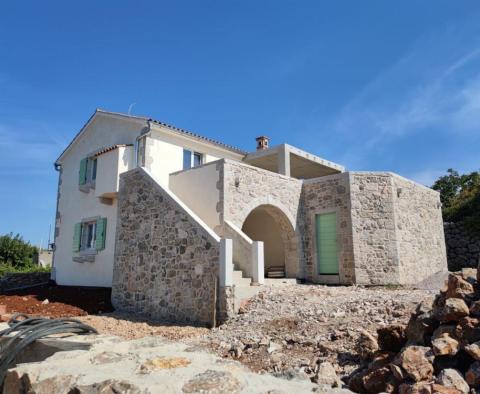 New stone villa with swimming pool near the town of Krk 