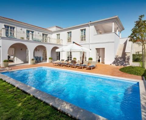 Impeccable beauty with a sea view - unique villa in Vabriga 