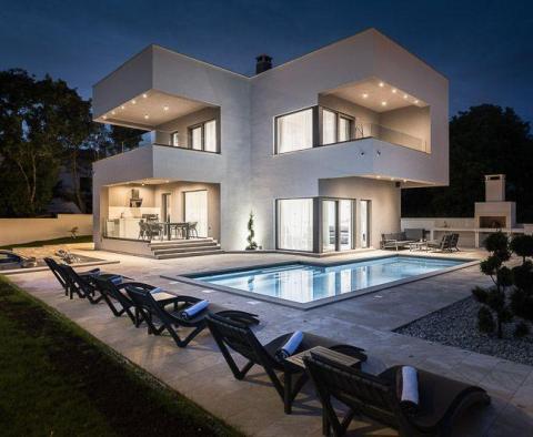 Super-Villa in Rakalj, Marčana mit faszinierendem modernen Design, im grünen Paradies 