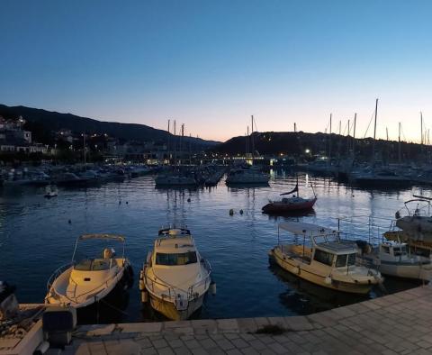 Gebäude direkt am Meer mit Restaurant an der Riviera von Crikvenica neben einem luxuriösen Yachthafen - foto 6