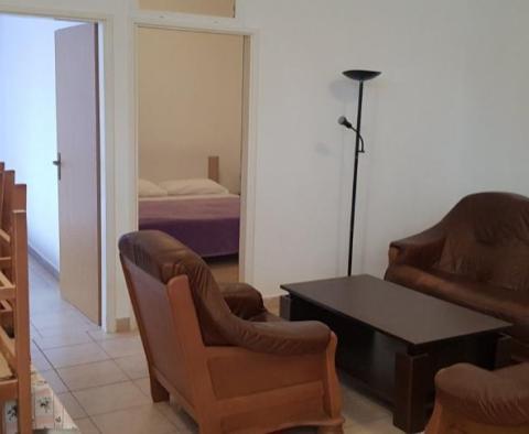 Mini-hotel 320 m2 se 3 apartmány a kanceláří, Ližnjan - pic 4