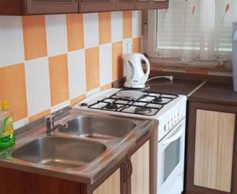 Mini-hotel 320 m2 se 3 apartmány a kanceláří, Ližnjan - pic 8