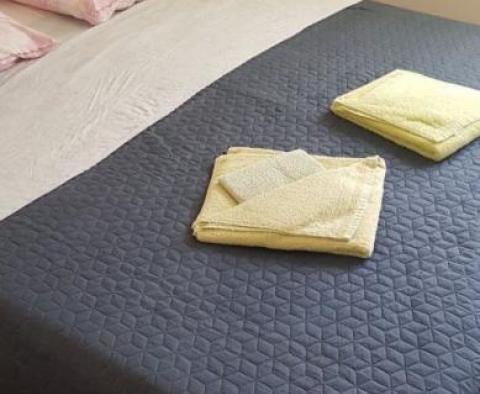 Mini-hotel 320 m2 se 3 apartmány a kanceláří, Ližnjan - pic 14