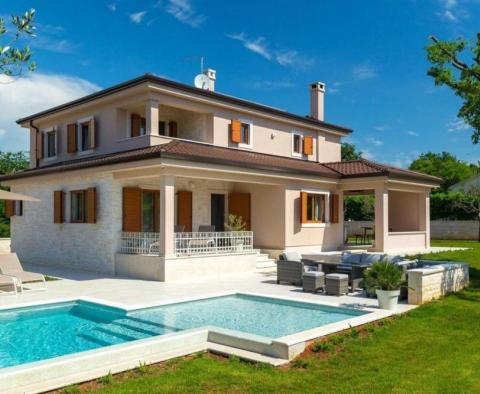 Luxury family villa in idyllic surroundings of Rovinjsko Selo just a few from popular touristic Rovinj 