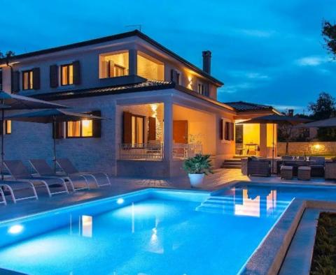 Luxury family villa in idyllic surroundings of Rovinjsko Selo just a few from popular touristic Rovinj - pic 13