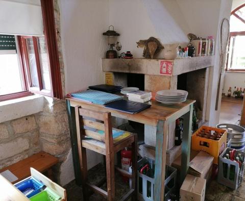 Apartment house with restaurant, Premantura, 245m2 - pic 6