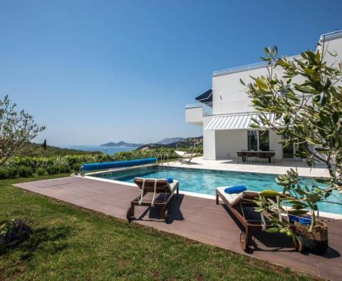 Awesome modern villa with sea views in Dubrovnik outskirts 