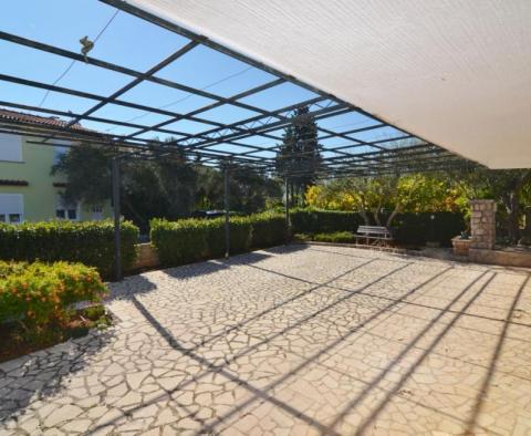 Detached house with sea view and mediterranean garden in the area of Krk town, just 300 meters from the sea! - pic 4