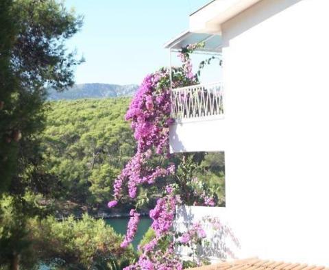 Apartmanház a tengerhez vezető első vonalon Vrboskoban, Hvarban - pic 8