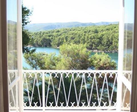 Apartmanház a tengerhez vezető első vonalon Vrboskoban, Hvarban - pic 9